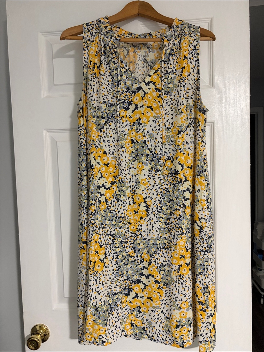 Sleeveless Yellow Floral Shift Dress W Pockets